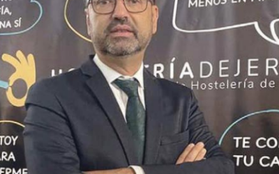 EL CLÚSTER TURÍSTICO «DESTINO JEREZ» PREMIA A ALFREDO CARRASCO POR SU ESFUERZO EN LA PROMOCIÓN DE LA GASTRONOMÍA JEREZANA
